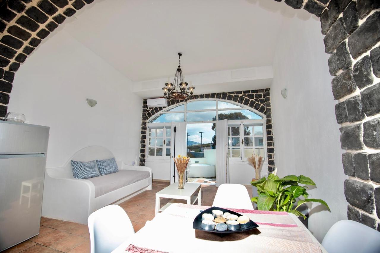 Dawn Suites Santorini Vourvoulos Bagian luar foto